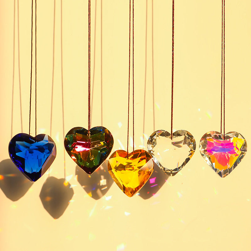 Artisanat suspendu de prisme de Suncatcher de coeur