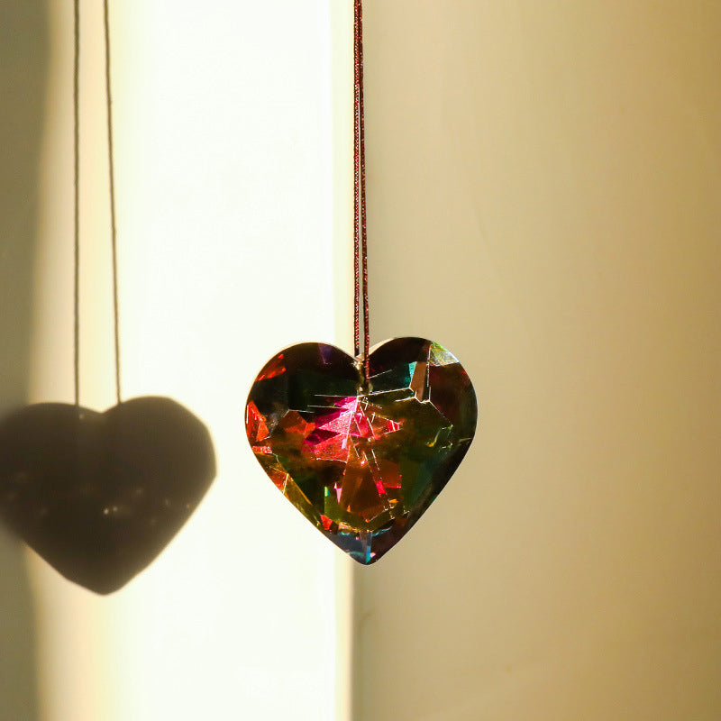 Artisanat suspendu de prisme de Suncatcher de coeur