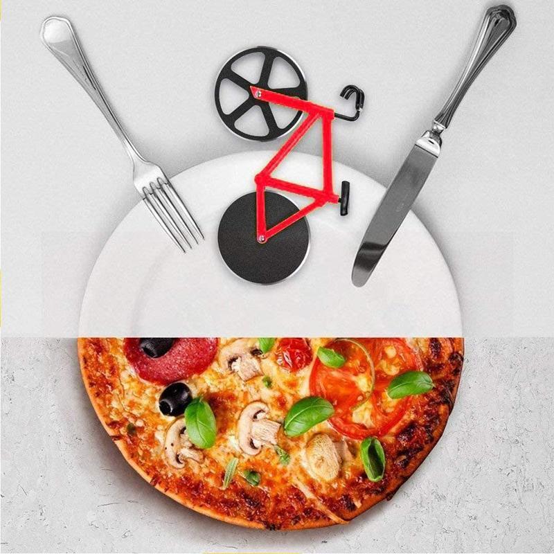 Coupe-pizza à Roulettes en Forme Vélo / Moto